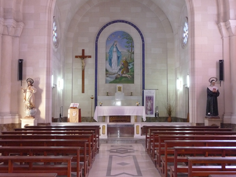 Interior de la capilla del Colegio de Rafaela