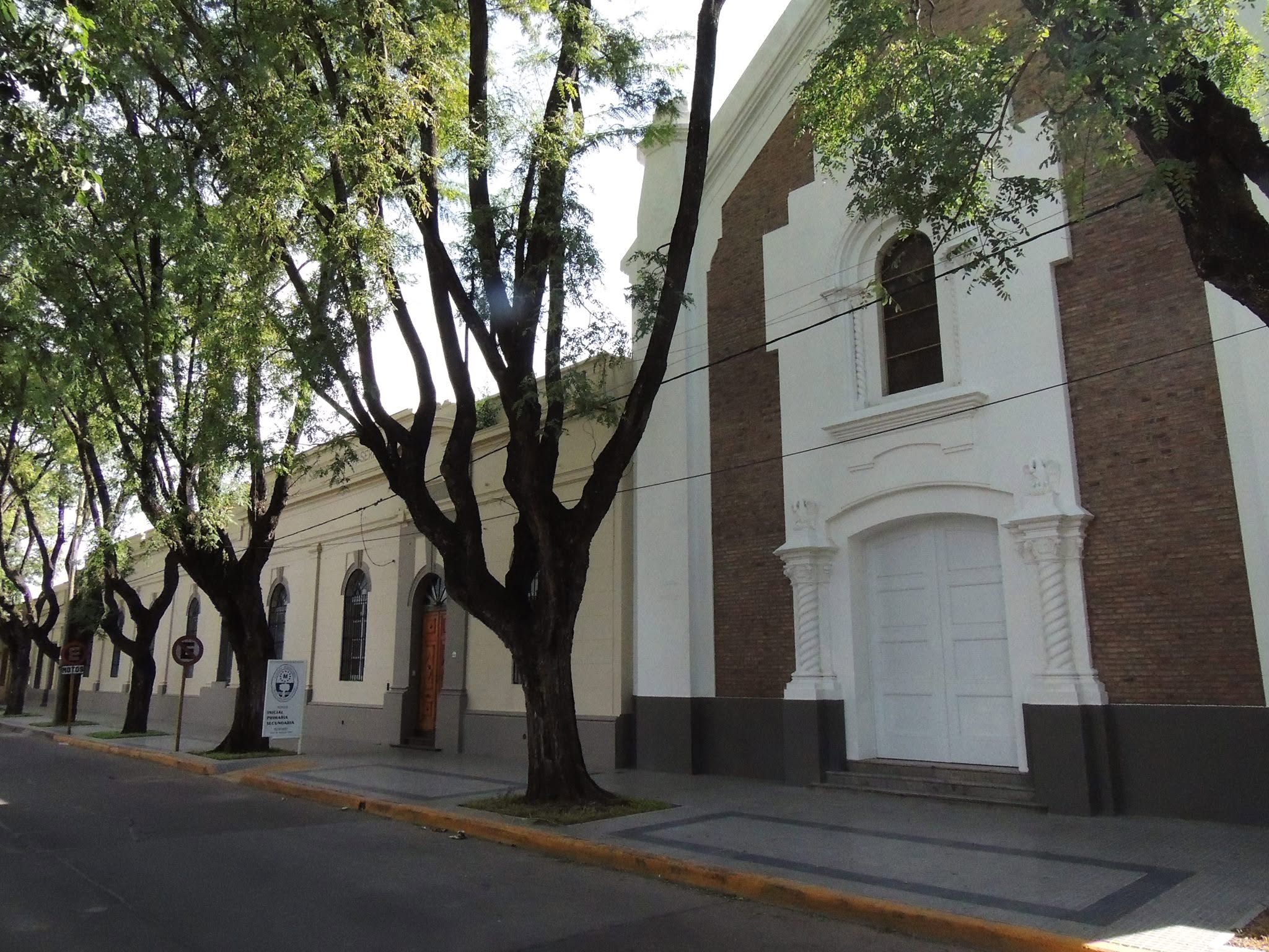 Frente del Colegio Nuestra Señora de la Misericordia, Rafaela